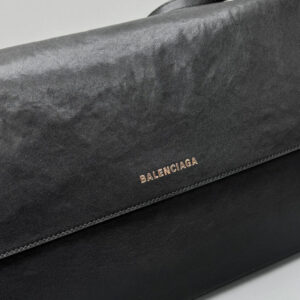Balenciaga Grungy Medium Messenger Bag Black